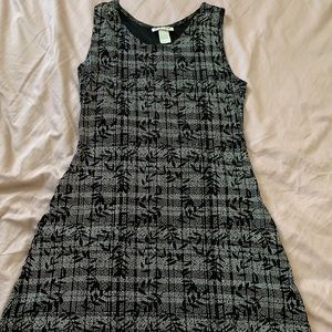 Slinky lightweight Grid Print Black Dress